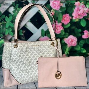 Michael Kors Nicole Large Shoulder Purse/Tote comes with large wristlet